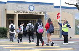 Directivos dan pasos importantes en plan masivo de reestructuración escolar  en Santa Rosa