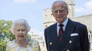 La duquesa de windsor pasó sus últimos días en su casa de parís, donde murió rodeada de enfermeras y un médico el 24 de abril de 1986. El Duque De Edimburgo Cumple 99 Anos Recluido Con Isabel Ii En Windsor