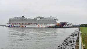 Passengers on seadream yacht club's seadream i on thursday remained quarantined in their cabins for a second day amidst a covid scare. 9e 5qmk1r 5jdm