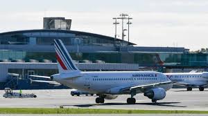 Prepare your trip with air france and discover our products and services other flights: Aeroport De Nantes Air France Ajoute Un 5e Vol Quotidien Vers Roissy Nantes Maville Com