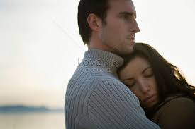 Lovepik صورة Jpg 501442778 Id صورة فوتوغرافية بحث صور رجل يعانق المرأة عند غروب الشمس