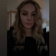 Leila Decker (@deckeeerrrr)