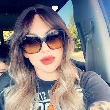 Shayna Hernandez's Instagram, Twitter & Facebook