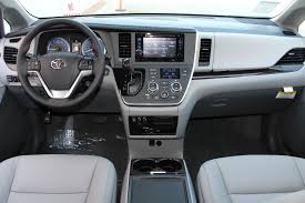 Résultat de recherche d'images pour "toyota sienna"