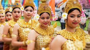 Jul 02, 2021 · mỹ ngừng miễn học phí cho học viên quân sự campuchia, phnom penh phản ứng. Táº¿t Campuchia Dá»‹p Lá»… Ä'áº·c Sáº¯c Niu Chan Du Khach Ä'áº¿n Vá»›i Xá»© Chua Thap