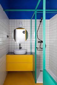 Verde Agua Combinado Com As Cores Que Lhe Dao A Vida O Azul E O Amarelo Interior Do Banheiro Banheiro Colorido E Inspiracao Para Banheiro