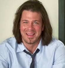 Christian in Leverage episode The Experimental Job