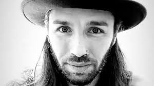 Gil ofarim ist dancing star 2017. Wurde Gil Ofarim Beim Let S Dance Ruckblick Ignoriert Promiflash De
