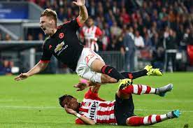 Check out his latest detailed stats including goals, assists, strengths & weaknesses and match ratings. Horror Foul In Der Champions League Luke Shaw Erleidet Beinbruch Fussball Vol At