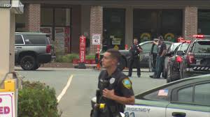 Bomb threat suspect surrenders outside library of congress aug. Bomb Threat Reported At Shoprite In East Haven Police Say Fox61 Com
