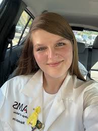 Happy Friday!! It's time for our last leadership introduction (for now!  incoming M1 class we're looking at you!) 📸 Introducing Bailey Bean- Social  Media/ Communications leader! 📚 Favorite childhood book- Giraffes Can't