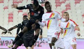 Mücadelede hakem burak şeker görev yapacak. Geefmsoxoxudvm