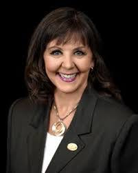 Kristin Ponte's Instagram, Twitter & Facebook