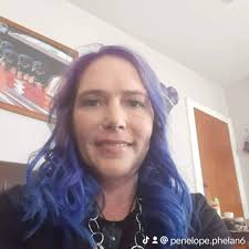 Major announcement in two hours ! Text “LOCK IN” to +1 (318) 257-6140 to be  the first to know!! 🤫🤫