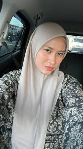 Berbaju kurung bertudung bawal sangat menggetarkan batang😫 pancut tudung  dgn muka sedap nii – @pencintatudung911 on Tumblr