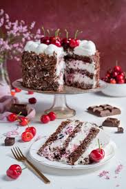 Torta Foresta Nera Ricetta Del Dolce Con Panna Cioccolato E Ciliegie Ricetta Nel 2020 Idee Alimentari Dolci Ricette