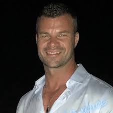 Brian Riggs (@Brianriggs77)