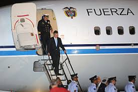 El aw139 será el nuevo helicóptero presidencial de colombia, se espera que llegue al país en el segundo trimestre de 2021, operado por la fuerza aérea colombiana y en configuración vip. Fuerza Aerea Colombiana 0001 Wikipedia La Enciclopedia Libre
