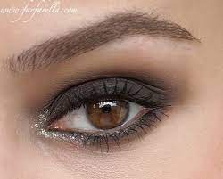 Essence Smokey Eyes Ile Haftasonu Makyaji Essence Smokey Eyes Makeup Makyaj Sac Ve Makyaj Gozler