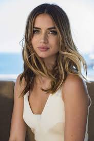 It was in 1994 when gisele bundchen was discovered at age 14 in a brazilian fashion mall, and now she is the most famous face in the business. Ana De Armas Beauty Girl Beautiful Girl Face Beauty