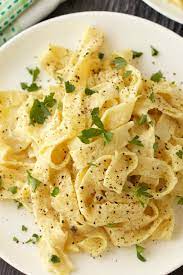 Cheesy Garlic Vegan Alfredo This Super Rich And Creamy Entree Is Ready In 30 Minutes Vegan Vegan Alfredo Healthy Diet Recipes Alfredo Sauce Recipe Homemade