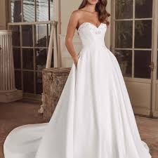 We offer beauty yet cheap strapless wedding dresses uk to stun on the big day! 44 Wedding Dresses With Pockets