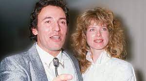 Bruce springsteen and julianne phillips at the 3rd annual rock & roll hall of fame awards on january 20, 1988 | photo: Bruce Springsteen And Julianne Phillips Real Life Celebrity Breakup