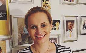 In 2002, she performed the title role in the famous czech musical, kleopatra, at prague's broadway theatre. I Kdyz Je Hvezda Dodnes Nema Hit A Obcas Si Musela I Pujcit Zna Ale Lepsi Dukaz Lasky Nez Je Svatba Precetli Jsme Krajske Listy Cz