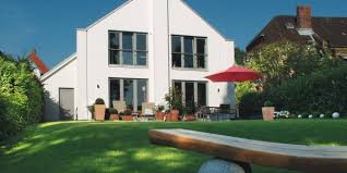Eine von anfang an offene und ehrliche kommunikation mit kunden und partnern ist uns wichtig. Hausbau Immobilien Baugrund