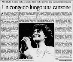 È stata usata persino al suo funerale, non certo un omaggio commosso, ma una sorta di reality show con cinquemila persone accorse per vedere da vicino i colleghi cantanti e i vip della televisione, dove sotto la pioggia battente, sono volati spintoni e insulti per entrare in chiesa. Domenica Rita Adriana Berte Addio Mimi I Funerali Delle Persone Famose Sono Ambigui Imbarazzano Da Una Parte C E Il Dispiacere Vero Profondo Per Una Piccola Grande Donna Che Se N E Andata