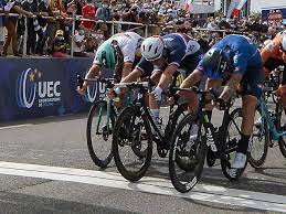 Chi è giacomo nizzolo, campione europeo di ciclismo nel 2020: Europei Di Ciclismo Giacomo Nizzolo Campione Bruciato Demare Sul Traguardo Di Casa Corriere It