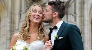 Löydät toimituksellisia arkistokuvia aiheesta kat kerkhofs katrin kerkhofs ja paljon muuta shutterstockin toimituksellisten tiedosto: Dries Mertens Stunning Wife Reveals Pair Like Having Sex On Trains