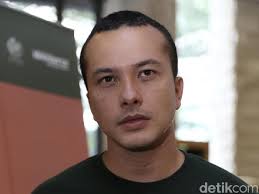 Actor nicholas saputra (pendekar tongkat emas, aadc 2) finds his solace during his travels. Nicholas Saputra Nonton Drakor Direkomendasikan Dian Sastrowardoyo