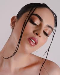 De revista ‼️ Maquillaje Editorial 💥✨ Modelo: @danielalcalamx 💫  Fotógrafo: @photography.by.vr 📸 Peinado: @d_allika_hairstyle Maquillaje:  @veronicamaldonadomakeup #toluca #maquillajeeditorialmx #fashionmakeup