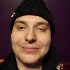 Chris Brown fan in Arlington Texas pays $1,200 for a pic of him holding her  baby bump like it's a maternity shoot 🫣 I know her baby daddy punching the  air rn 😂