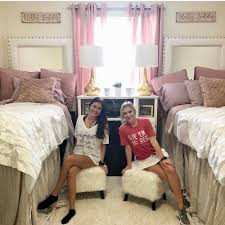 At ole miss, students come to create their homes away from home, and they most certainly leave their mark. University Of Mississippi Freshmen Dorm Decor Teen Vogue