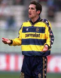 Johan cédric micoud (born 24 july 1973) is a french former professional footballer who played in the 2000 summer he moved abroad, initially joining parma ac where he stayed for two seasons. Parma Boys Balkan Veliki Transferi Parme Johan Micoud Ljeto 2000 Talijani Su Jos U Soku Zbog Poraza U Finalu Europskog Protiv Francuske Odlucenog Golom Trezegueta U 103 E Nakon Sta