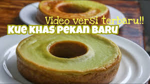 Teksturnya lembut, rasanya manis, dan dibuat tanpa bahan pewarna buatan, lo. Video Versi Terbaru Kue Khas Pekan Baru Bolu Kemojo Youtube