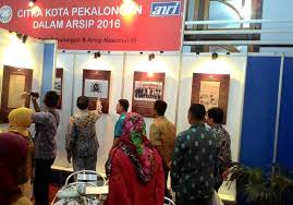 Papan Iklan Yang Disiarkan Melalui Media Elektronik Disebut