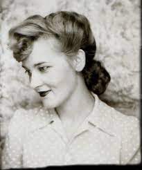 Mom 1942 1940s Hairstyles Vintage Hairstyles Retro Hairstyles