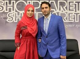 elvis naci ile ilgili görsel sonucu"