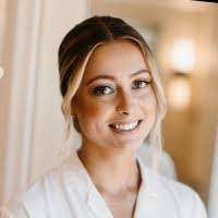 Madelyn Holt's Instagram, Twitter & Facebook