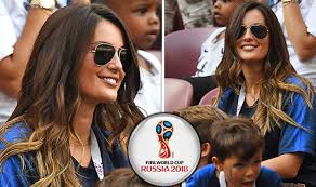 Последние твиты от marine lloris (@marinelloris). Hugo Lloris Wife Marine Lloris Looks Sensational In France Shirt As Croatia Fight Back Celebrity News Showbiz Tv Express Co Uk