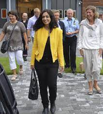 Gift med kristian skard, venter sitt første barn i januar. Kristian Skard Lunner Kristian Skard 46 Fra Lunner Og Hadia Tajik 35 Er Kjaerester