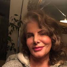 What are some free YouTube courses for watercolor painting for beginners?