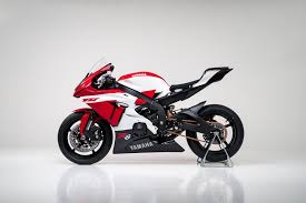 In spite of its smaller displacement and lighter weight, the r6 boasts the. Yart Throws Back The Years With 20th Anniversary Yamaha Visordown