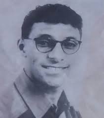 Bem pessoal!! esta foto é de 1976 . Em Arapongas Reinaldo Marques meu irmão  com algumas amiguinhas da época . Talvez alguém do Grupo poderá reconhece  lás!!! Obs. O Reinaldo "Em memória"