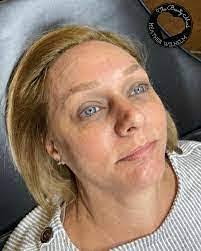 Diana Rhoton's Instagram, Twitter & Facebook