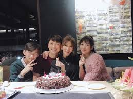 3 hsk standard course (hsk 标准教程). åœ‹äºŒå…'å·è²·1è¬çƒéž‹ åŒå­¸ç©¿çš„2è¬ ä¾¯æ˜Œæ˜Žæ€'è®Šè‡‰ ä½ æœ‰ä»€éº¼è³‡æ ¼ Ettodayæ˜Ÿå…‰é›² Ettodayæ–°èžé›²