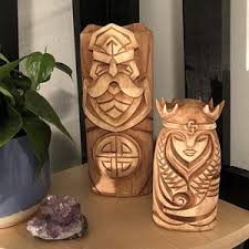 Envio Gratis Conjunto De Dioses Escandinavos Odin Thor Etsy In 2020 Scandinavian Gift Wooden Figurines Wooden Statues